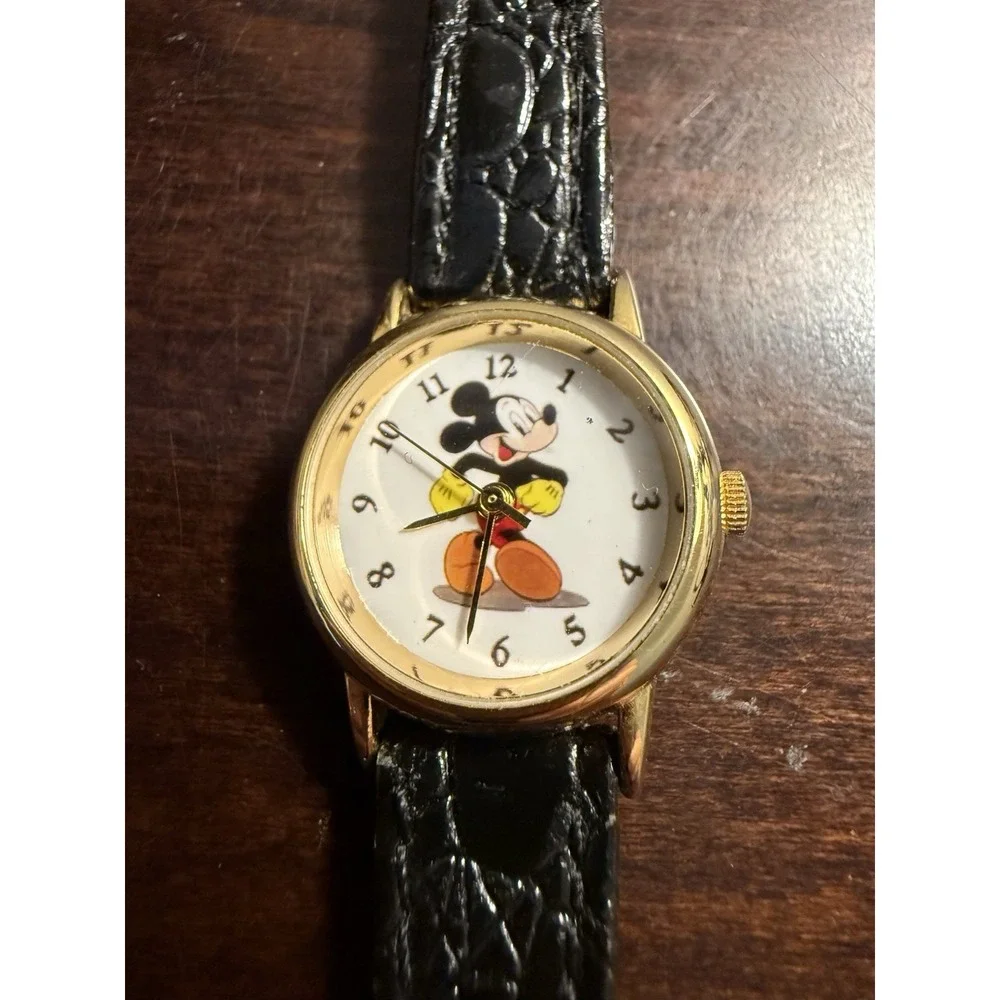 Disney Watch Mickey Mouse Pointing To The Time Vintage Black Leather Band